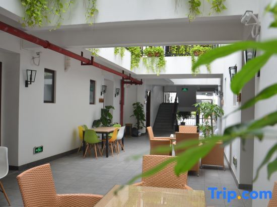 Цзиньюань: Zhenyangxia Scenic Area Theme Inn