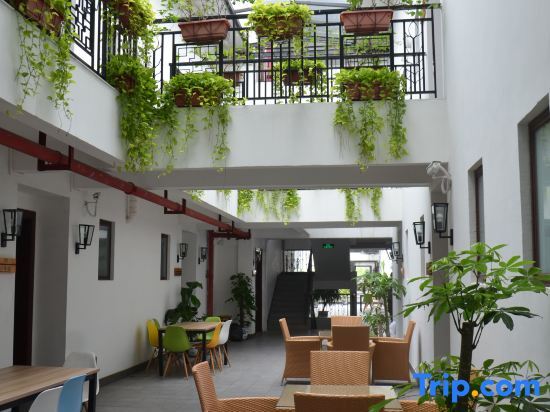 Цзиньюань: Zhenyangxia Scenic Area Theme Inn
