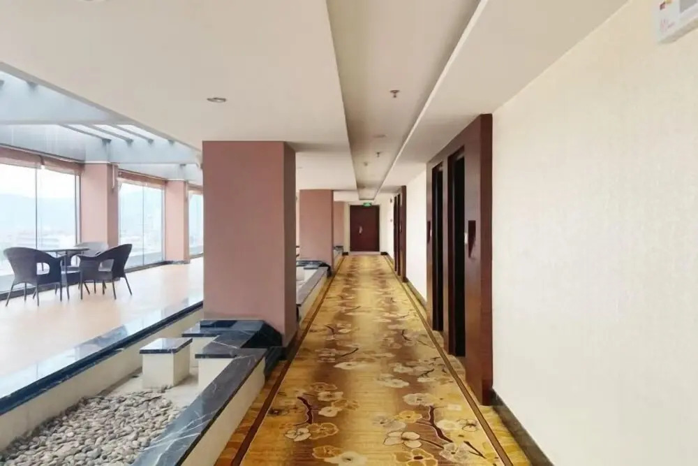 Чжаоцин: Dengfeng Hotel (Jiefang North Road Branch)