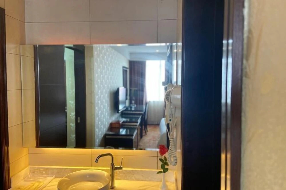 Чжаоцин: Dengfeng Hotel (Jiefang North Road Branch)