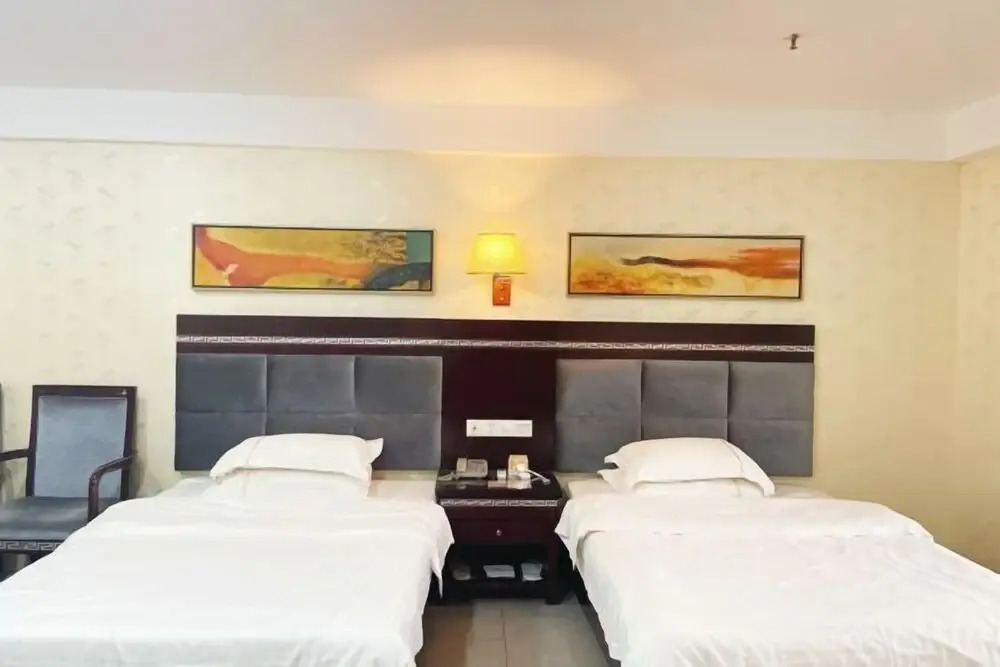 Чжаоцин: Dengfeng Hotel (Jiefang North Road Branch)