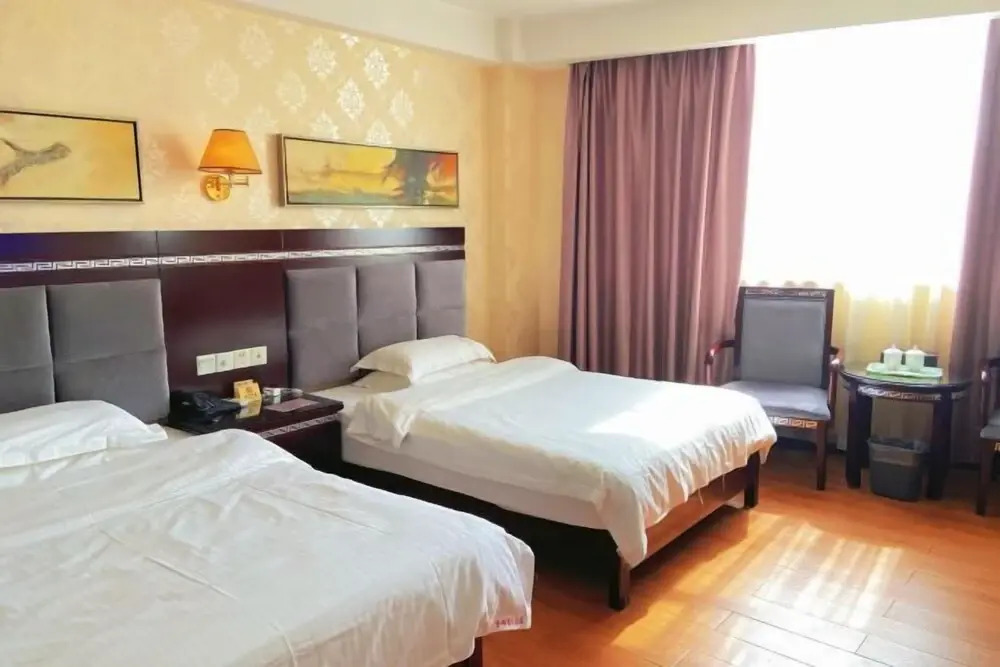 Чжаоцин: Dengfeng Hotel (Jiefang North Road Branch)