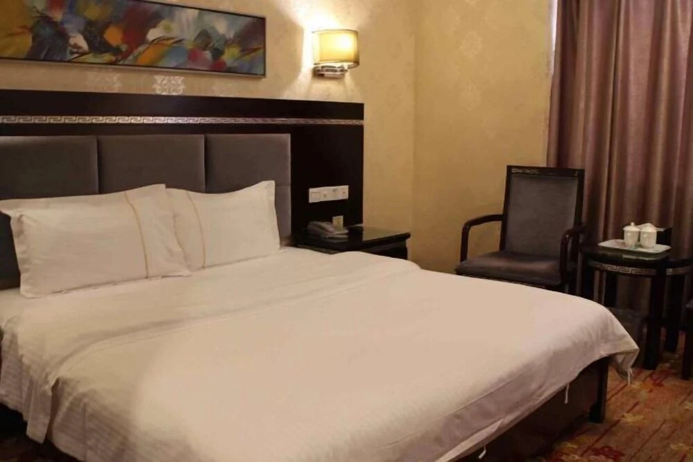 Чжаоцин: Dengfeng Hotel (Jiefang North Road Branch)