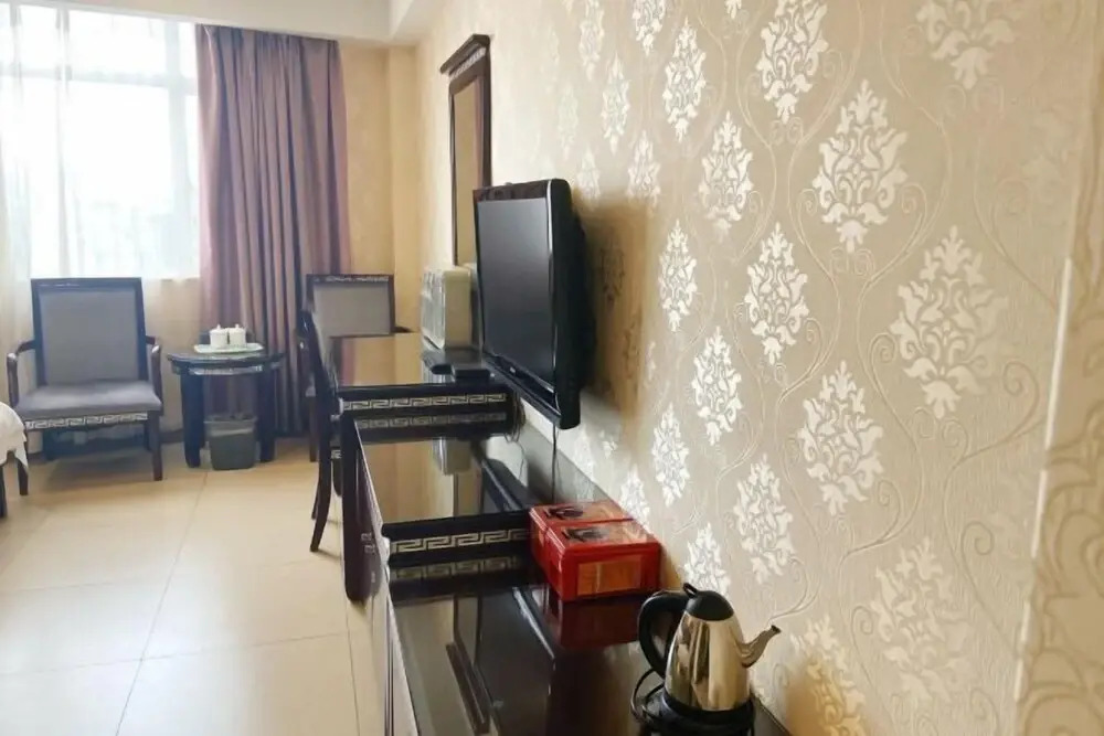 Чжаоцин: Dengfeng Hotel (Jiefang North Road Branch)
