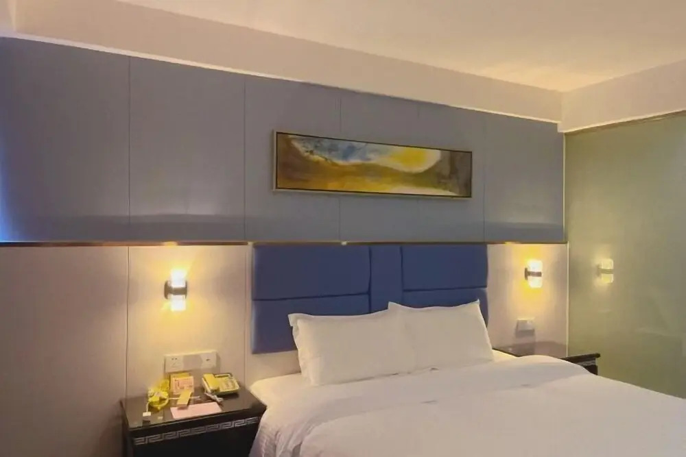 Чжаоцин: Dengfeng Hotel (Jiefang North Road Branch)