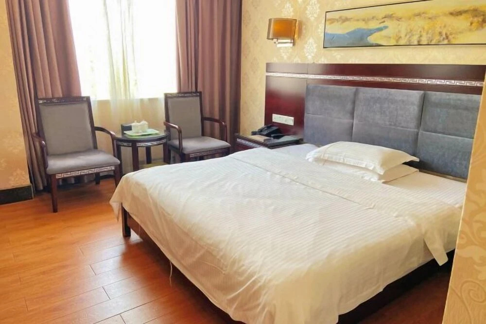 Чжаоцин: Dengfeng Hotel (Jiefang North Road Branch)