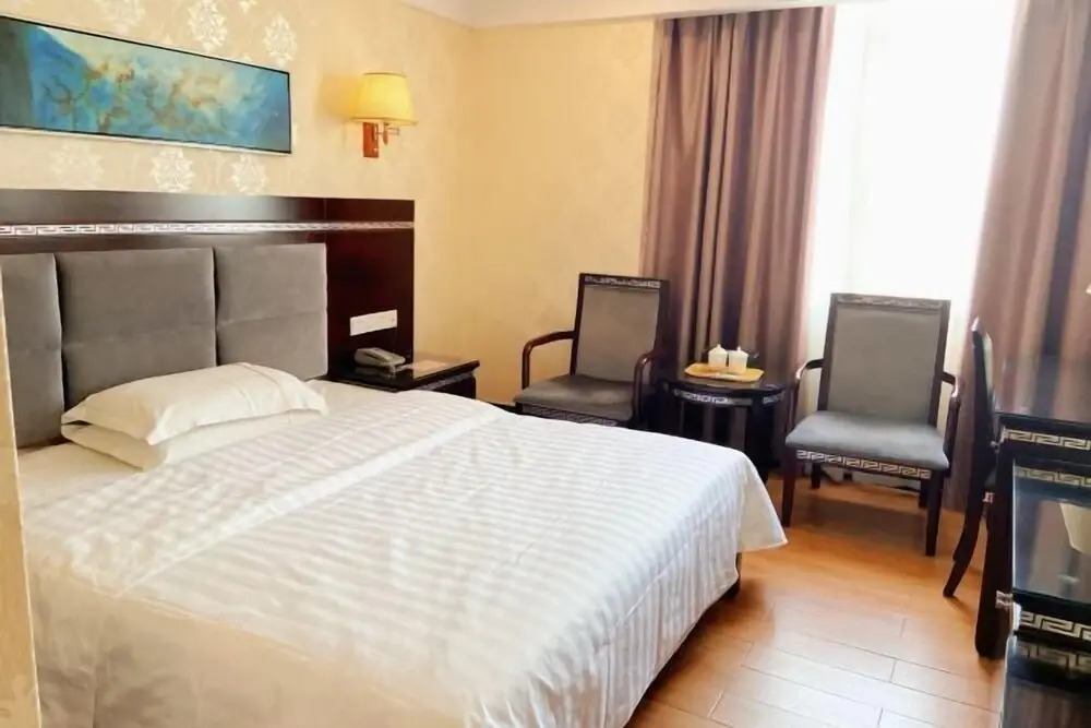 Чжаоцин: Dengfeng Hotel (Jiefang North Road Branch)