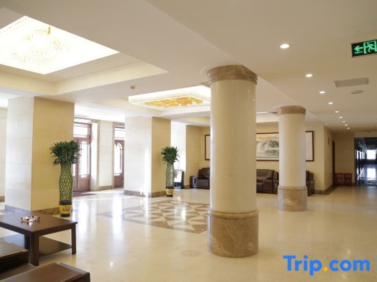 Хэйхэ: Qinghua Shengqiao Business Hotel