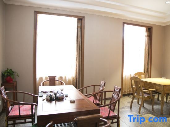Хэйхэ: Qinghua Shengqiao Business Hotel