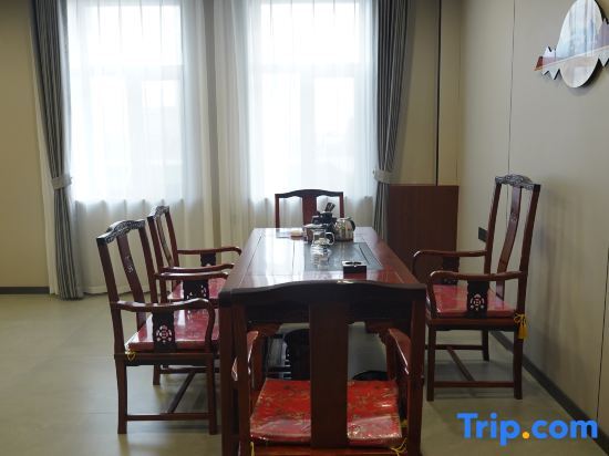 Хэйхэ: Qinghua Shengqiao Business Hotel