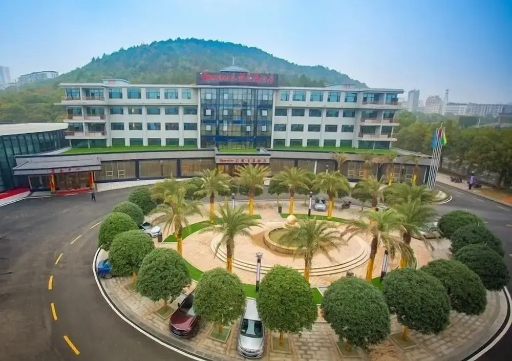 Юнчжоу: Starshar Hotel