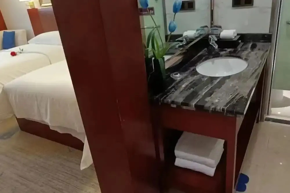Юнчжоу: Starshar Hotel