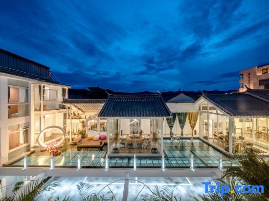 Наньчжао: Lushan Huadian Biyuan Theme Hotel