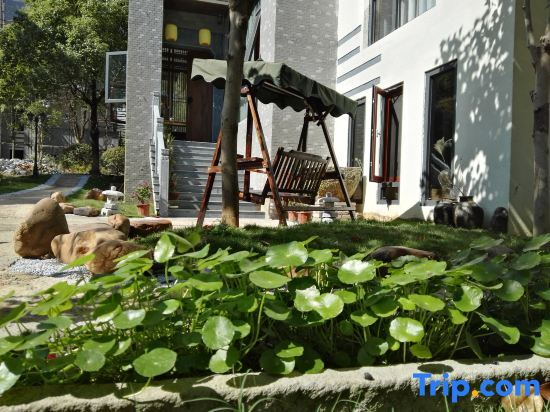 Шанграо: Wuyuan Fangzi Tea Residence (Wuyuan High-speed Railway Station Branch)