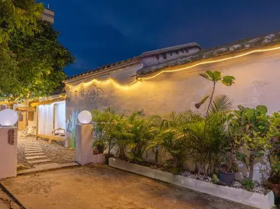 Бэйхай: Weizhou Island Xinyi Courtyard (Catholic Church Shell Beach Branch)