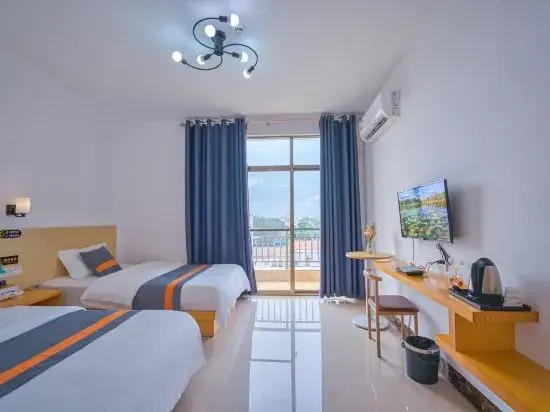 Бэйхай: Weizhou Island Xinyi Courtyard (Catholic Church Shell Beach Branch)