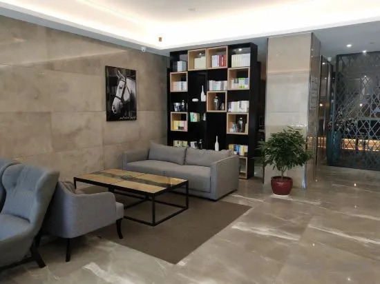 Чжоушань: Free Living Hotel