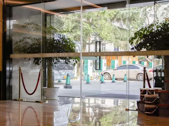 Чжоушань: Free Living Hotel