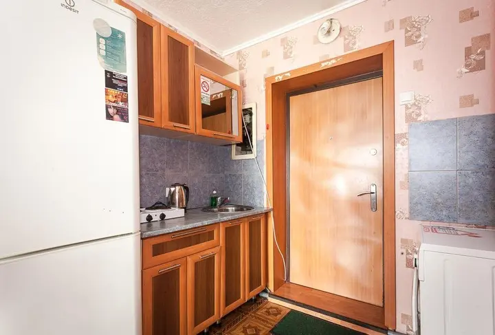 Красноярск: Меблированные комнаты Эдем Советский Спутник