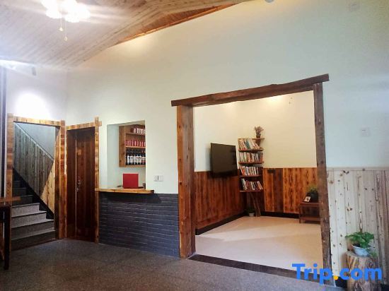 Ханчжоу: Qingdeng Mountain House (Lin'an Baima cliff scenic spot store)