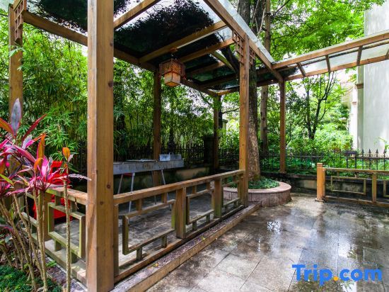 Цзиньюань: Qingyuan Hengda Yilin Yashe Drifting Holiday Villa