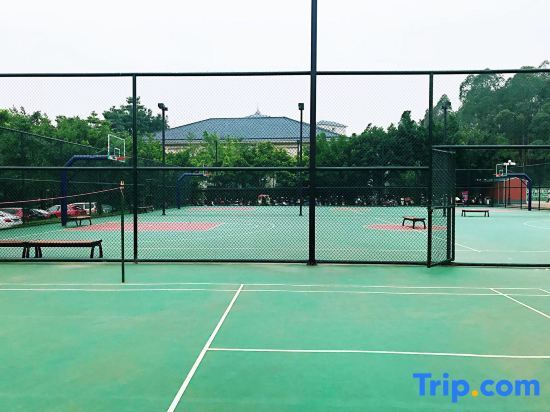 Цзиньюань: Qingyuan Hengda Yilin Yashe Drifting Holiday Villa