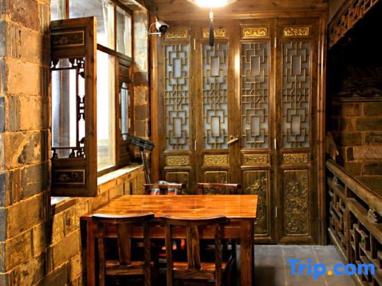 Хуаншань: Xinyi Inn