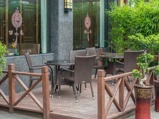 Цзиньхуа: Jinhua Hongjia · He Hotel (Jinhua Motor City Fruit Market)