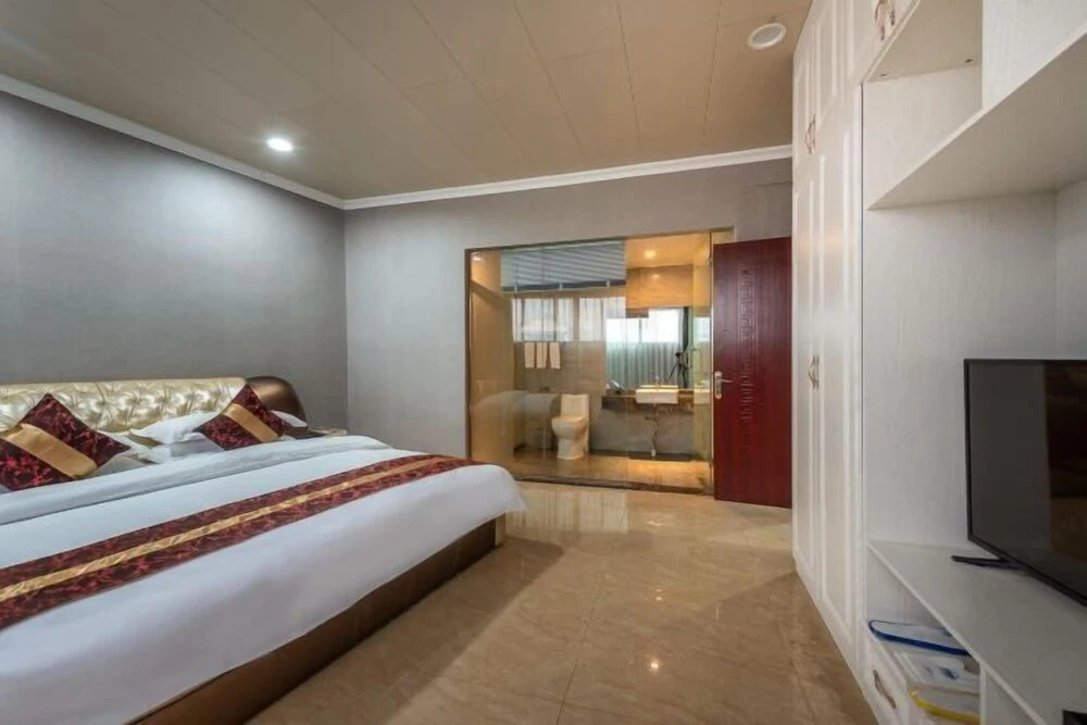 Гуйлинь: Days Inn by Wyndham Business Place Guilin Yishun
