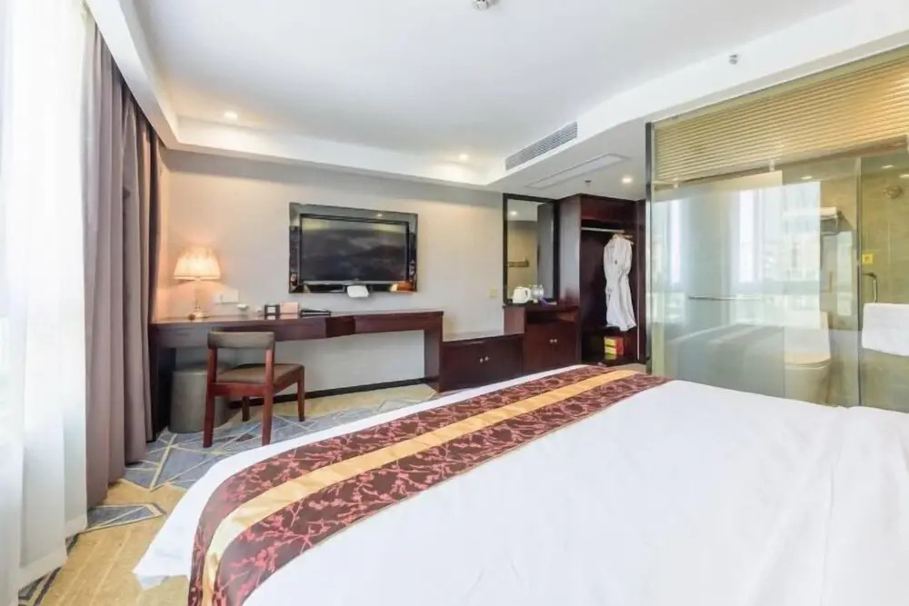 Гуйлинь: Days Inn by Wyndham Business Place Guilin Yishun