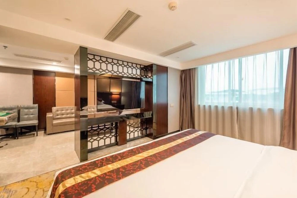 Гуйлинь: Days Inn by Wyndham Business Place Guilin Yishun