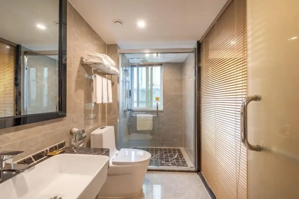 Гуйлинь: Days Inn by Wyndham Business Place Guilin Yishun