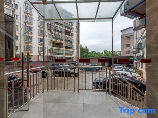 Гуйлинь: Days Inn by Wyndham Business Place Guilin Yishun