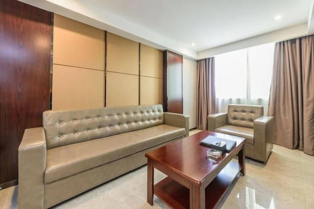 Гуйлинь: Days Inn by Wyndham Business Place Guilin Yishun