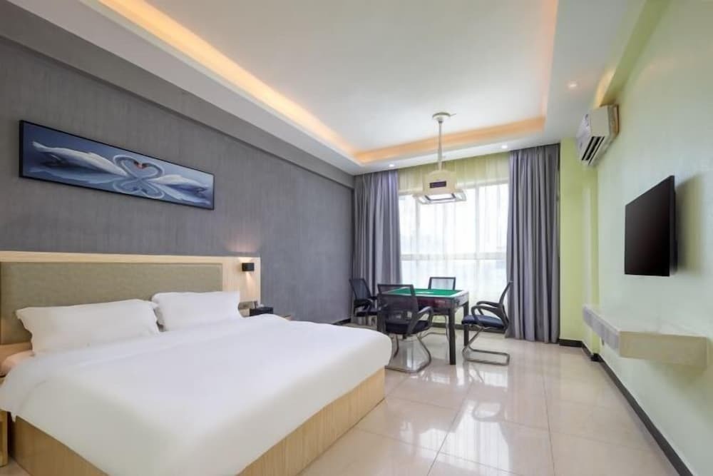 Lingao: Junyue Business Hotel