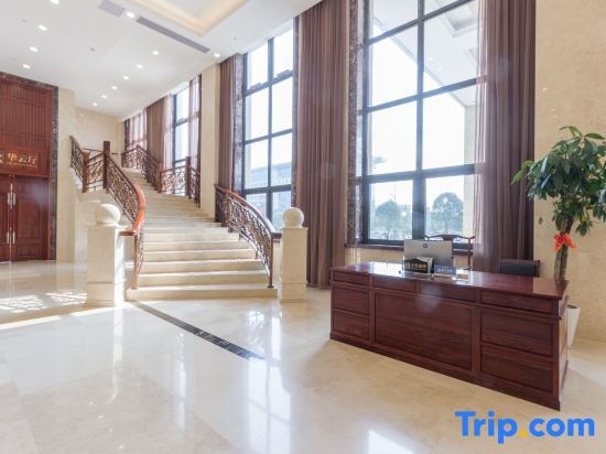Шанграо: Huayun Hotel
