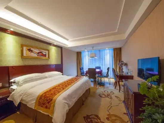 Тайчжоу: Vienna Hotel (Taixing Sports Center)