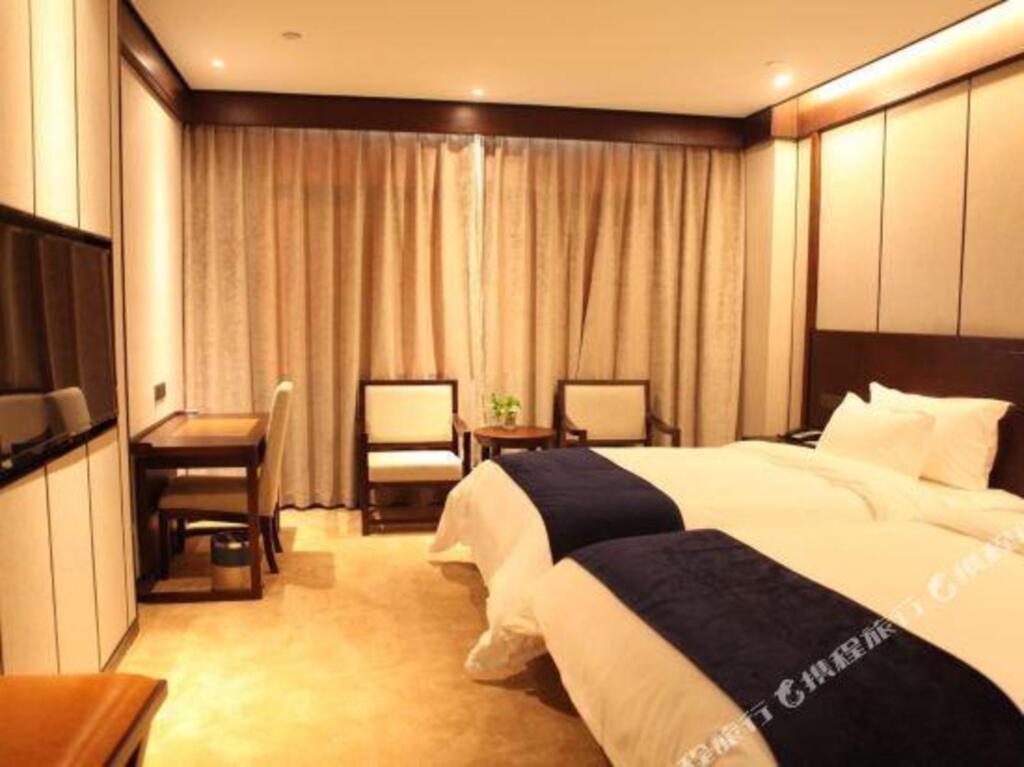 Лишуй: Phoenix International Hotel