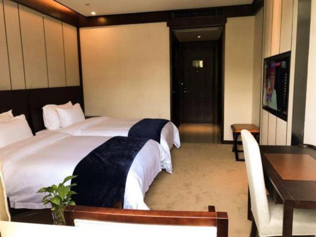Лишуй: Phoenix International Hotel