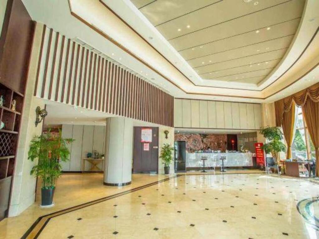 Лишуй: Phoenix International Hotel