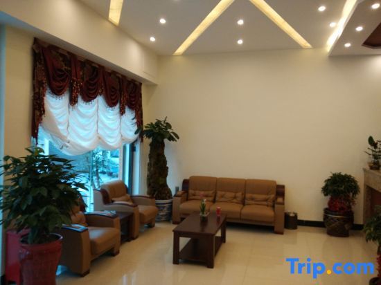 Цюйцзин: Luoping Buyi Inn