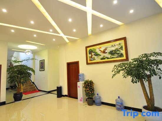 Цюйцзин: Luoping Buyi Inn