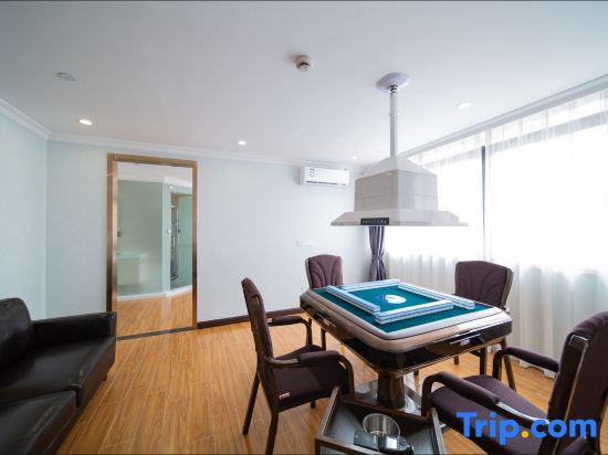 Джиангме: Jinchi Business Hotel