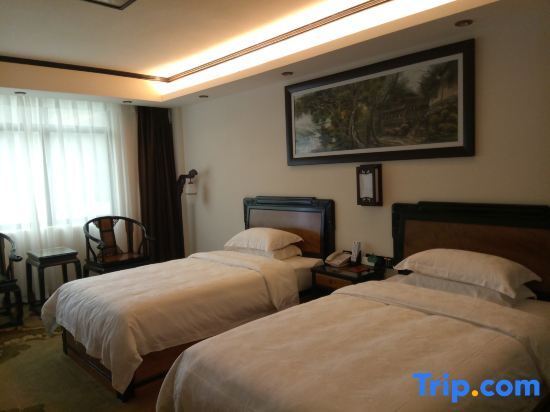 Гуйлинь: Xingfuting Zijiang Pearl Hotel