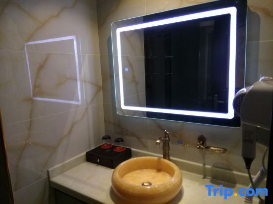 Гуйлинь: Xingfuting Zijiang Pearl Hotel