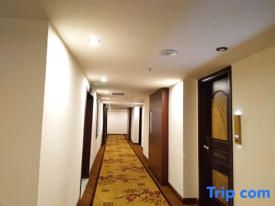 Гуйлинь: Xingfuting Zijiang Pearl Hotel