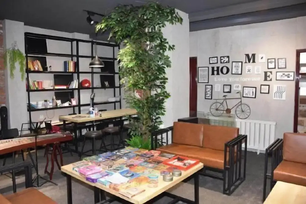 Шэньян: Not Alone Minyao Youth Hostel