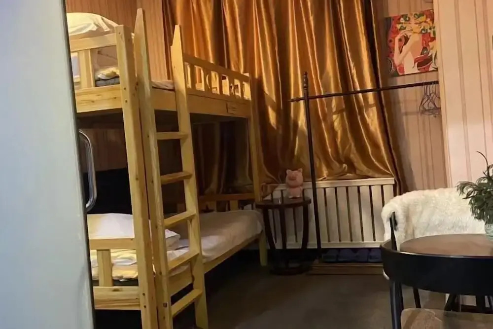 Шэньян: Not Alone Minyao Youth Hostel