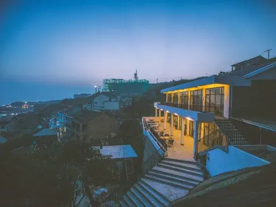 Чжоушань: Song of Dongji Hostel
