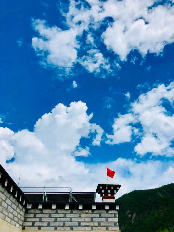 Шангри-Ла: 7 Days Inn Daocheng Shangri-La Yading Scenic Area